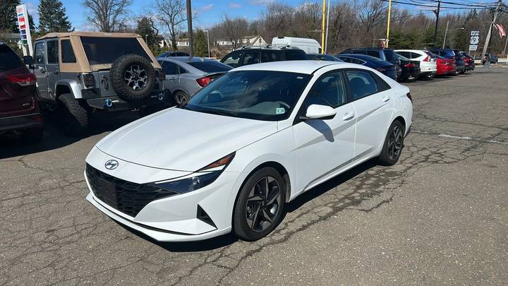  2023 Hyundai Elantra SEL IVT