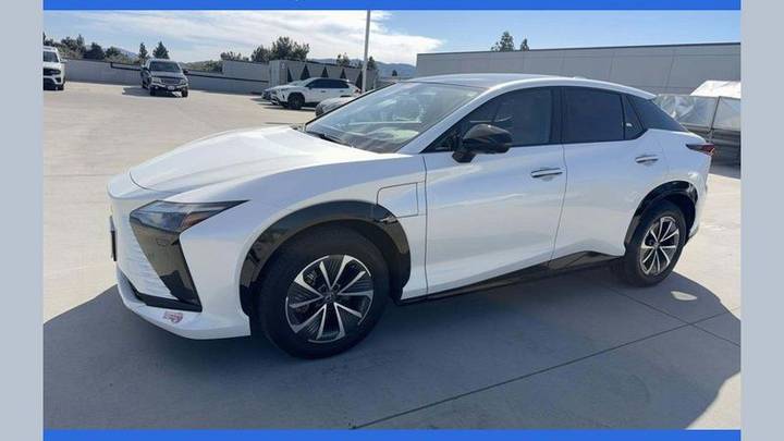 2023 Lexus RZ 450e Premium